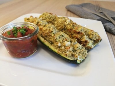 Gefüllte Zucchini mit Couscous und Schafskäse