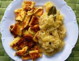 Parmesanschmarrn mit Sauerkraut