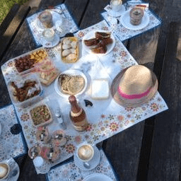 Picknick auf dem Weg zum Gardasee